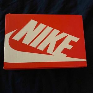 Nike sneakers in black size 6c